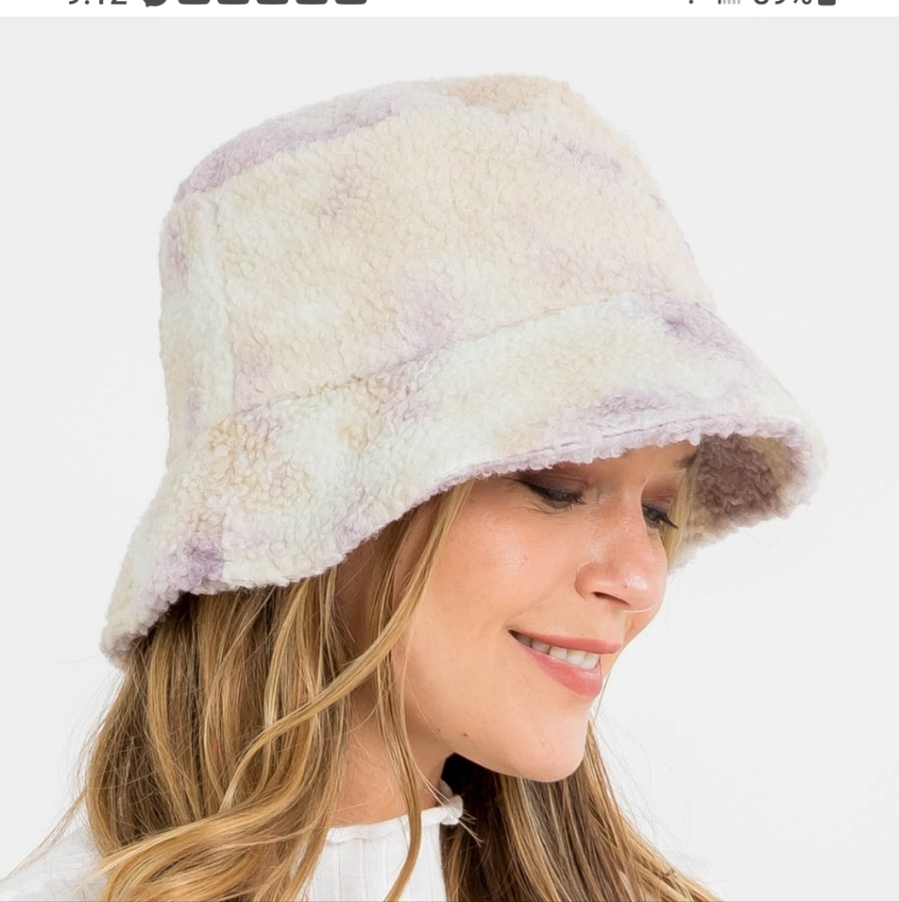 Woman's Fleece Brim Hat multi color